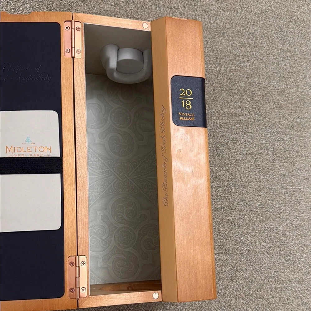 Midleton Whiskey Wooden Box 2018